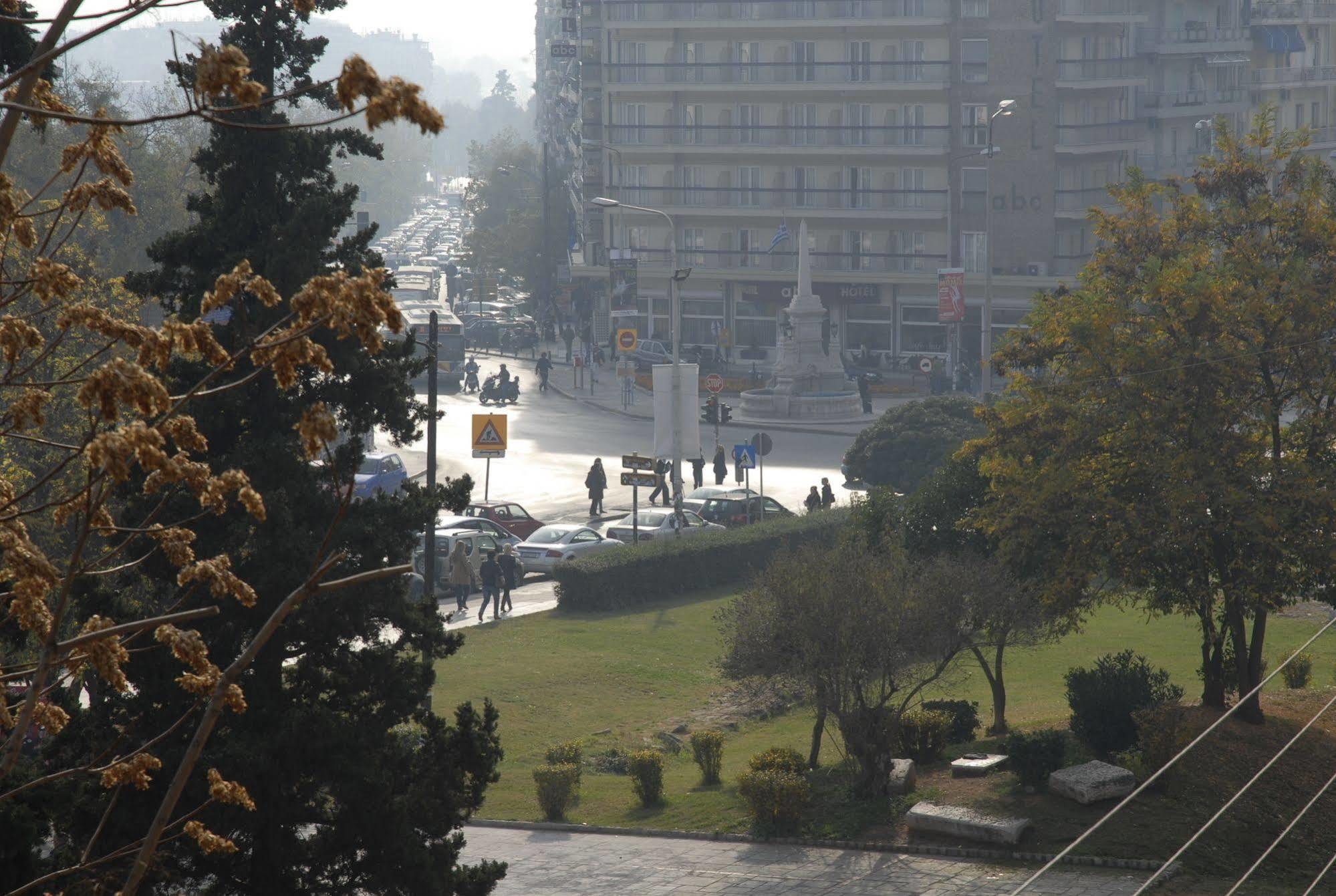 Rentrooms Thessaloniki Buitenkant foto